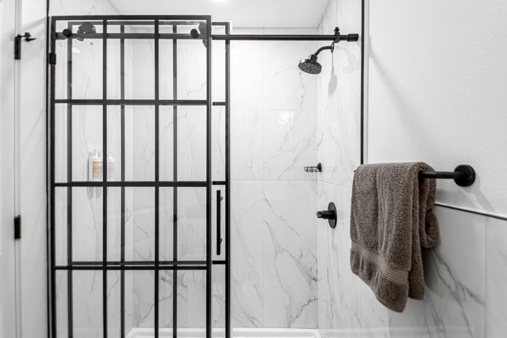 Steps To Bathhouses, Historic Studio, King Bed, Room # 101 Hot Springs Bagian luar foto