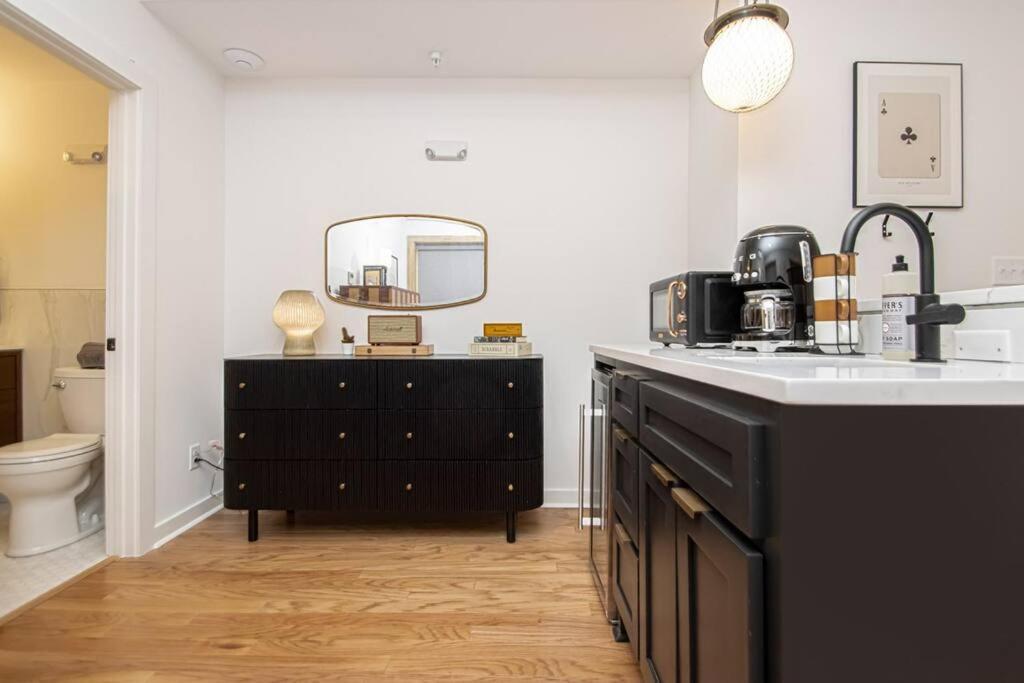 Steps To Bathhouses, Historic Studio, King Bed, Room # 101 Hot Springs Bagian luar foto
