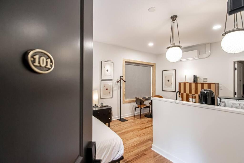 Steps To Bathhouses, Historic Studio, King Bed, Room # 101 Hot Springs Bagian luar foto